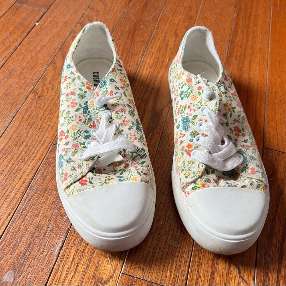 Sincerely Jules Floral Sneakers - Multicolor size 6.5